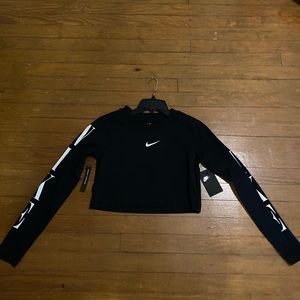 NEW WITH TAGS ‘The Nike Tee’